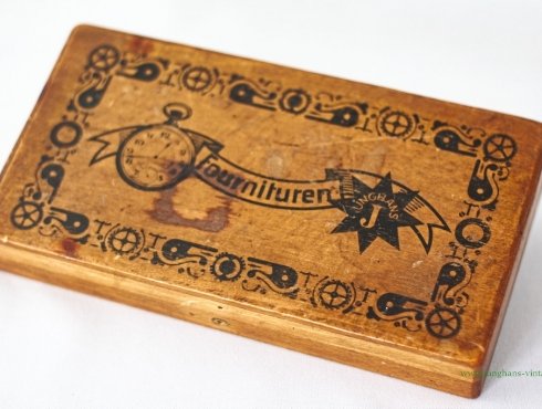 Junghans-Fournituren-Kasten-Holz-groß-1.jpg
