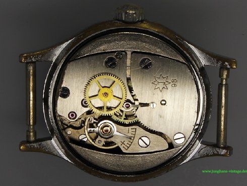 Junghans-J98-698.71-Werk-movement-2-1.jpg