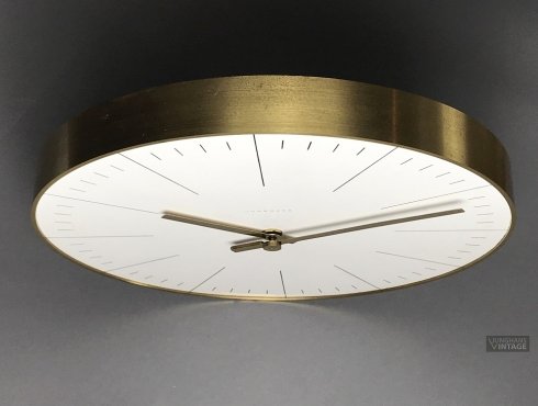 Junghans-Max-Bill-Wanduhr-Striche-12.jpg