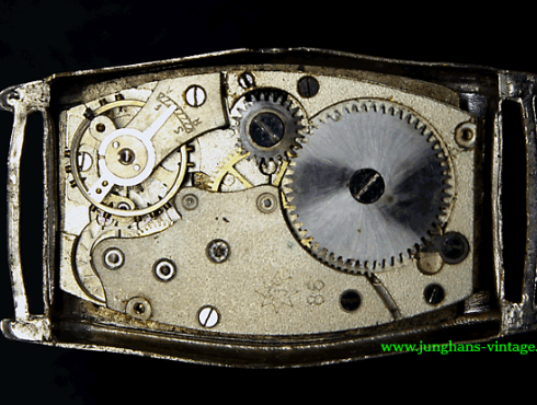 Junghans-J86-Junghans-686.70-Werk-movement3.png