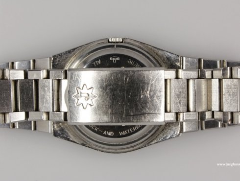 Junghans-667.20-Schließe-und-Band-bracelet.jpg