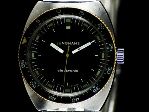 Junghans-600-Taucher-Skin-diver-001.jpg
