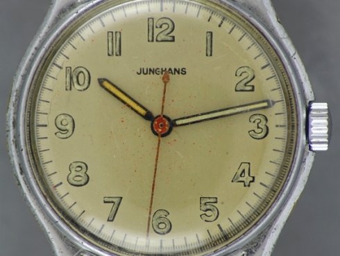 Junghans-J80-zentrale-Sekunde-separater-Ankerradkloben-03.jpg